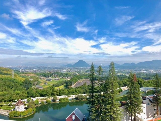 中四国最大級のテーマパークに隣接する、オフィシャルホテルでのお仕事です☆