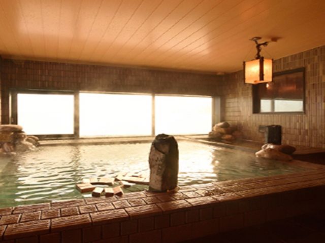 天然温泉で仕事の疲れも癒せます☆