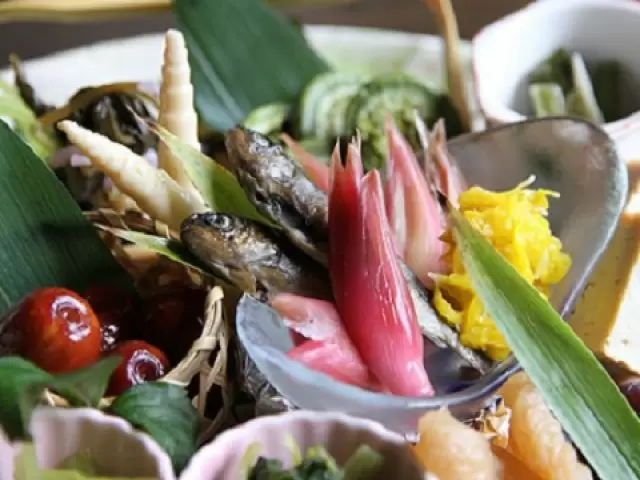 食事は休みも無料です☆寮費も無料なのでお金がかかりません☆