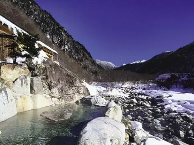 リゾバならではの自然豊かな環境の生活を楽しんでください♪冬は雪景色、夜には満点の星☆