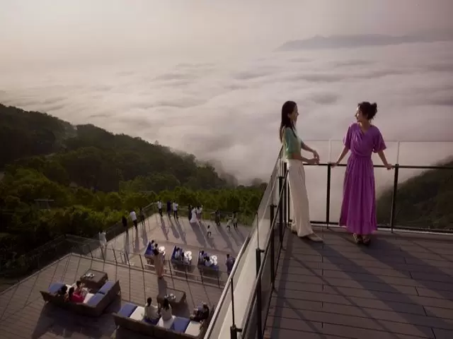 リニューアルされたばかりの雲海テラス