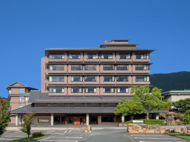 周辺にはバス停もあり生活のしやすい環境です。