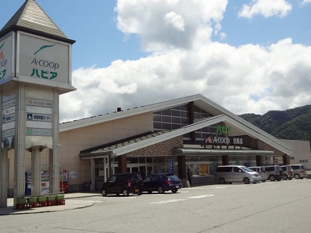 コンビニ徒歩圏内☆スーパーなども白馬駅周辺にありますので生活に不便する事は無いと思います。