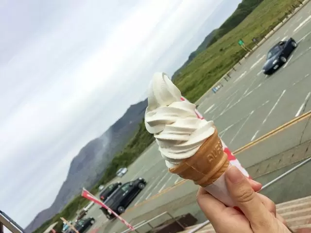 壮大なスケースの自然に囲まれた阿蘇は、美味いもんの宝庫。ご当地グルメ多数あります。