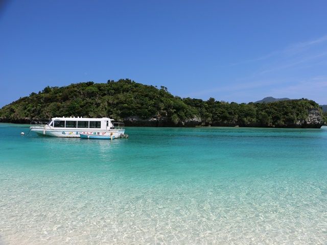 川平湾は石垣島で№1の人気観光スポットです☆