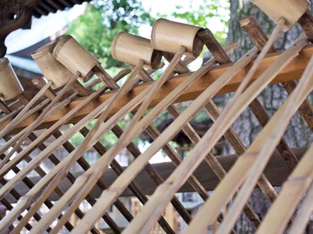 温泉地らしい風情だけでなく、居酒屋など地元の方が良く行くお店もあるから見つけてね。