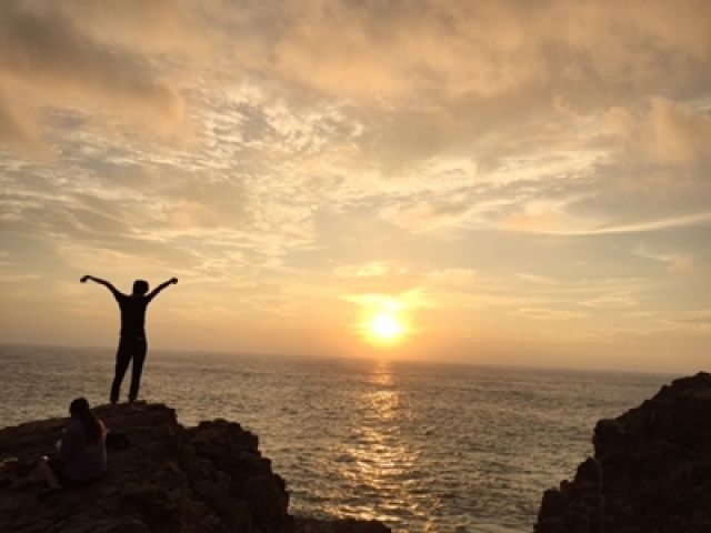 日本海の景色は絶景です♪展望台が近くにあり、パラグライダーなどのアクティビティができます！