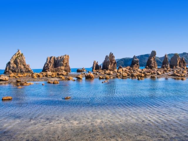 大迫力の橋杭岩も徒歩圏内にあります♪