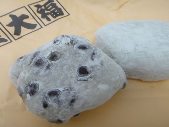 大福が名物！駅の近くにファミレスなどもあるので、お食事も困りません！