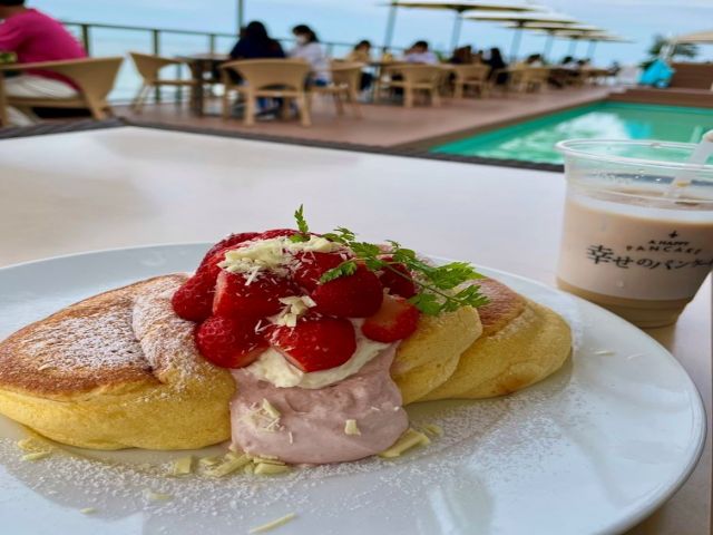 人気のカフェになります！お休みの日には是非淡路島を満喫してください！