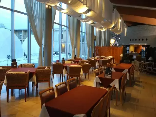 職場のレストランになります！