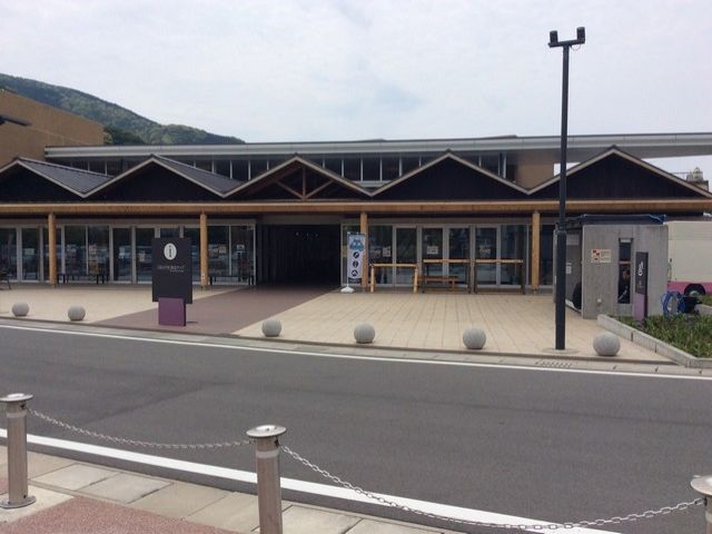 道の駅には日帰り温泉もあったりコンビニもあったり生活で困ることがありません♪