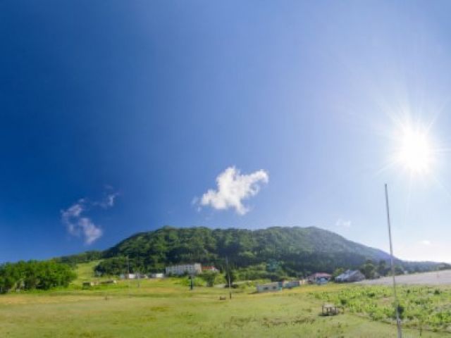 大自然の中にある宿泊施設でのお仕事です。夜は満天の星空が見られますよ。