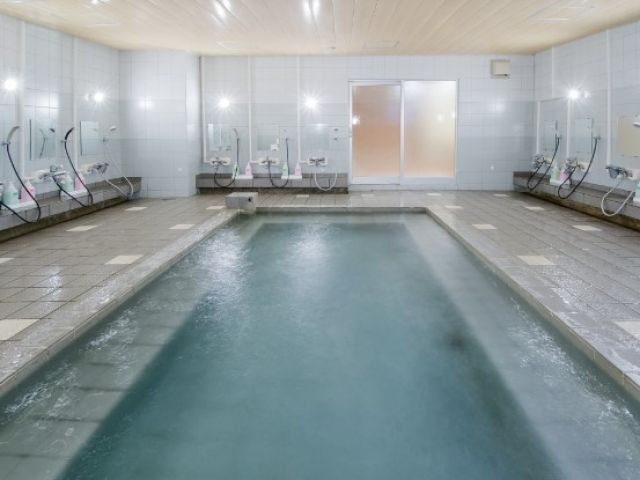お風呂は館内の大浴場をご利用いただけます！疲れた体を癒してください。