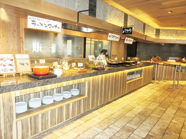 人気のバイキング会場です！適正に応じ、対面調理もお任せします。