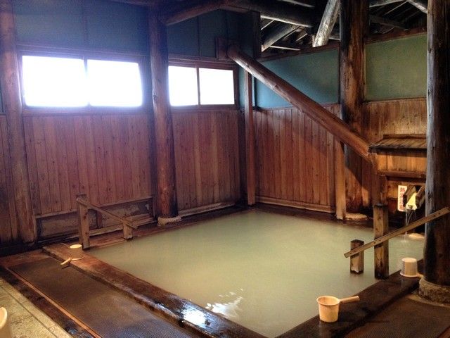 名湯「万座温泉」に毎日入り放題です！美肌効果も抜群！！