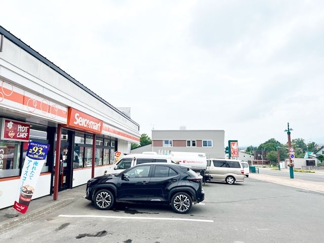 寮は住宅街でコンビニは徒歩圏内です！