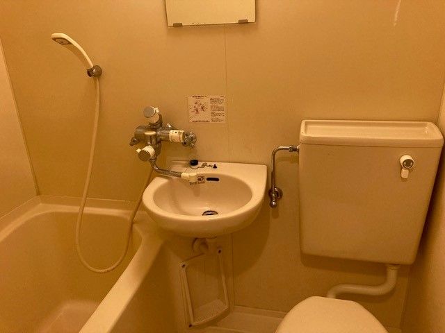 ユニットバス付の寮なので、1人の空間でゆっくり過ごせます！