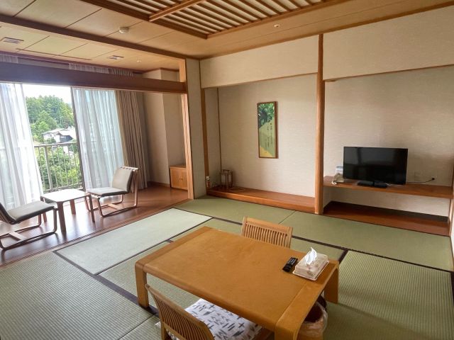 ～客室寮～
お客様も使用する客室を一室貸し出しです！