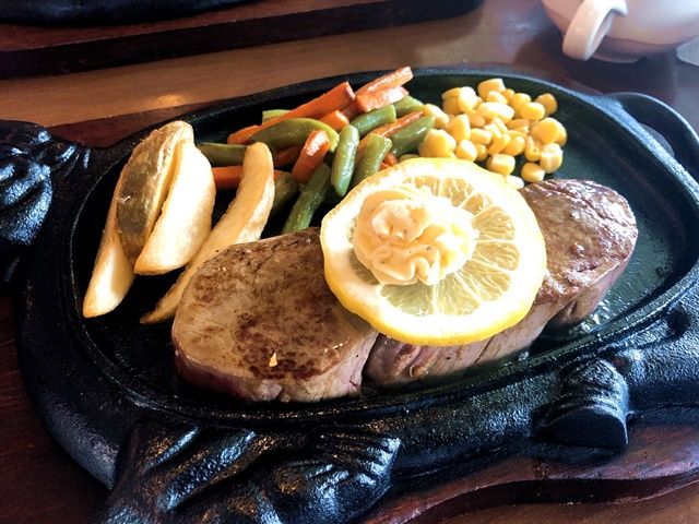 沖縄に来たら一度は食べたい、あの有名ステーキ店でのお仕事です★