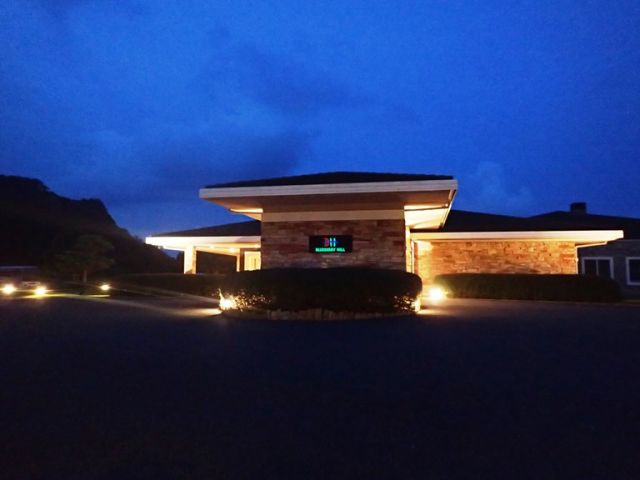 夜のホテルもとても綺麗です(^_-)-☆