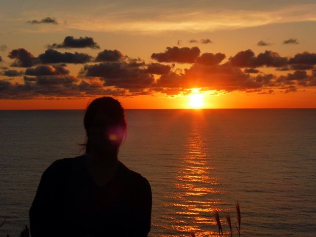 目の前に広がる海と太陽、夜には満点の星空は絶景です（＾ｖ＾）