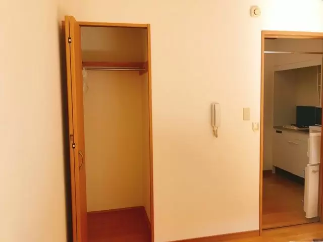 広めのキッチンとクローゼット☆自炊も楽々です☆洋室も広いですよ！