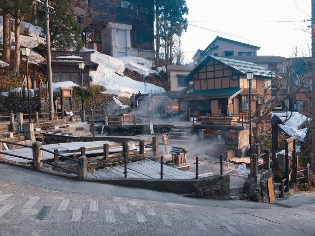 スキー場だけじゃない!!
温泉、買い物、カフェ巡りなどなど!!