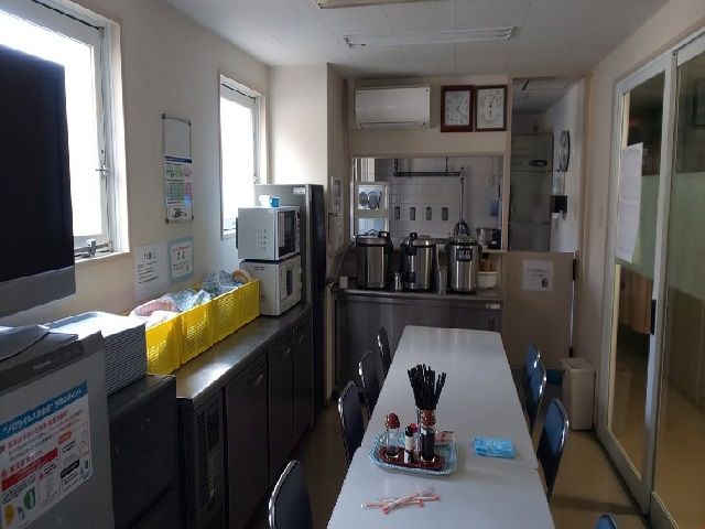 従業員食堂～♪まかないも好評ですよ!!美味しいまかないはこちらで召し上がって下さい！