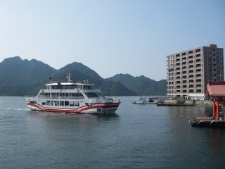 【寮内wi-fi完備】宮島の旅館での接客全般のお仕事です！
