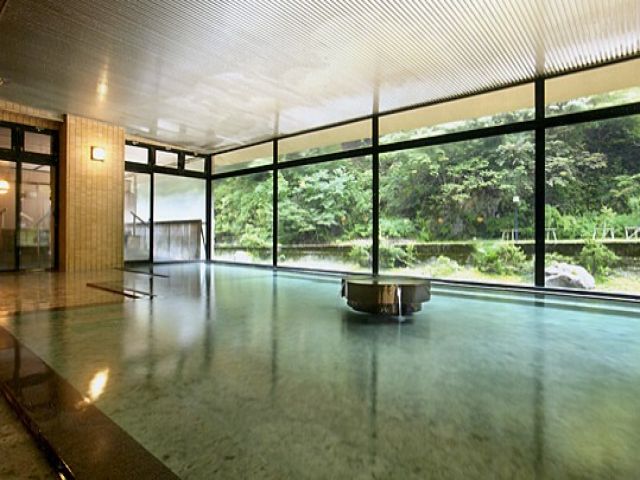 あったか～い秘湯が最高です。
館内大浴場はスタッフも入浴可！