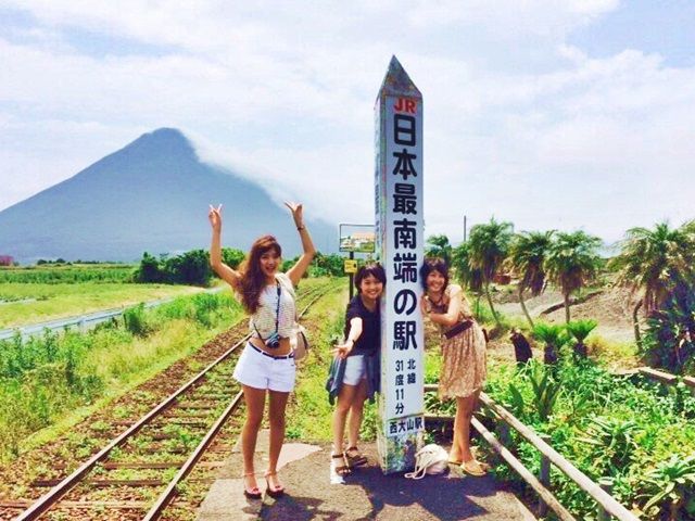 九州で一番早く春を感じる【指宿】。1月から菜の花が咲き、町が明るくとっても元気です！