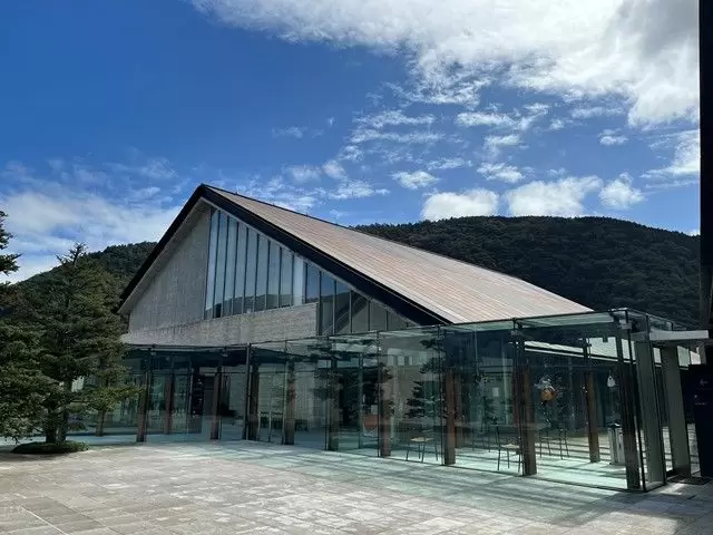美術館をモチーフにしたとても綺麗な施設です♪