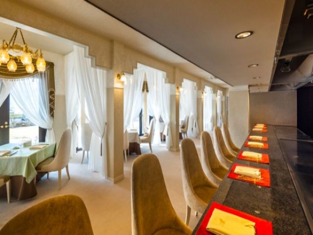 働いていただくレストランです！