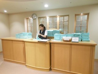 大人気の離島で大人気のスパ受付でのお仕事で～す♪