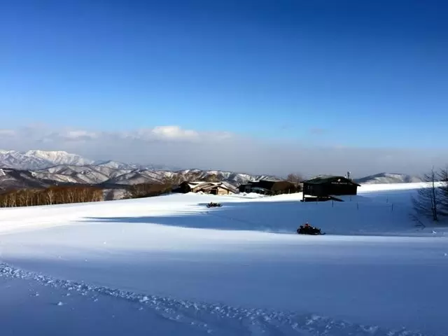 人気スキー場内の駐車場スタッフのお仕事です♪早い者勝ちです！