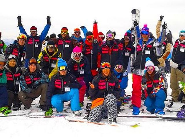 お休みの日は思いっきり滑りましょう！！