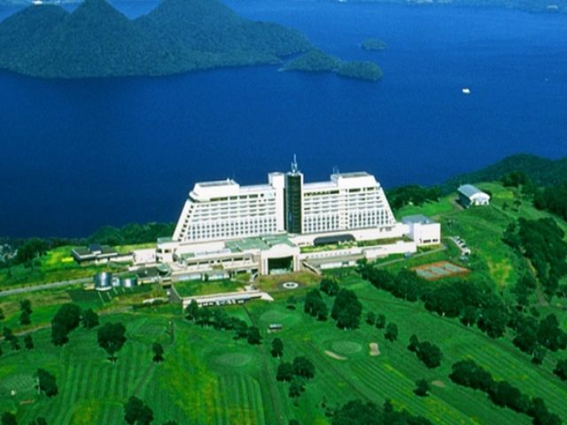 「ポロモイ山」の山頂に建つハイグレードホテル！