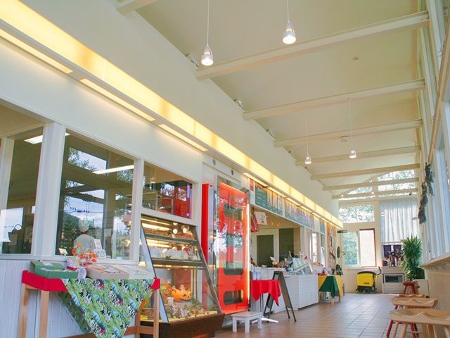 笑顔で明るい接客をお願いします！清潔感のある店内で働きやすい環境です(^^)/