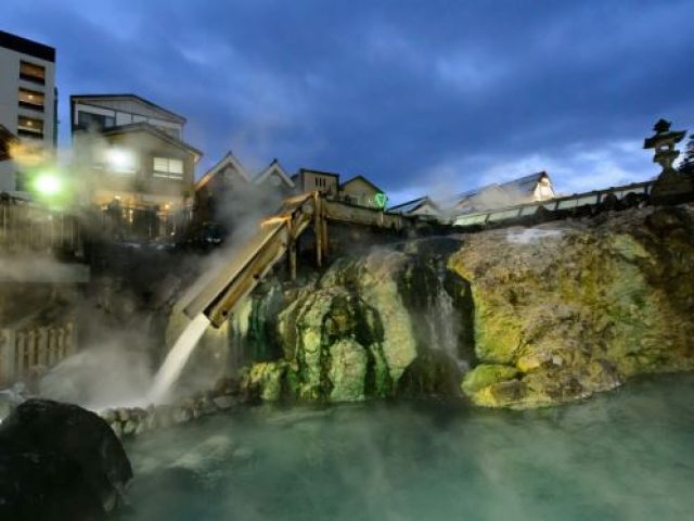 生活便利な草津！長い歴史を持つ和モダン旅館で人気のフロントのお仕事☆