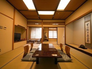 《熱海/人気旅館/3食付き》お受け入れ抜群の老舗旅館で仲居業務のお仕事♪