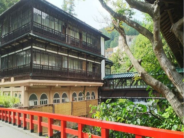 お休みの日には四万の温泉街を満喫しちゃおう♪
