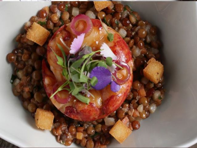 お食事はフレンチ、イタリアがメインになります。