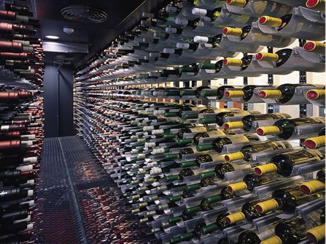 慣れてくればお酒のサービスも出来るかも！？