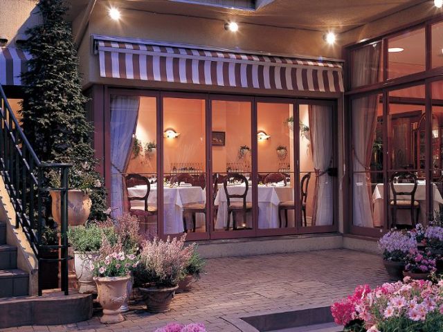 雰囲気にあった身だしなみで臨んでくださいね^^