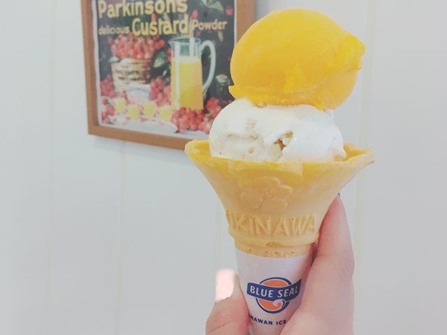 アウトレットモール内に有名な「BLUE SEAL」もありますよ♪