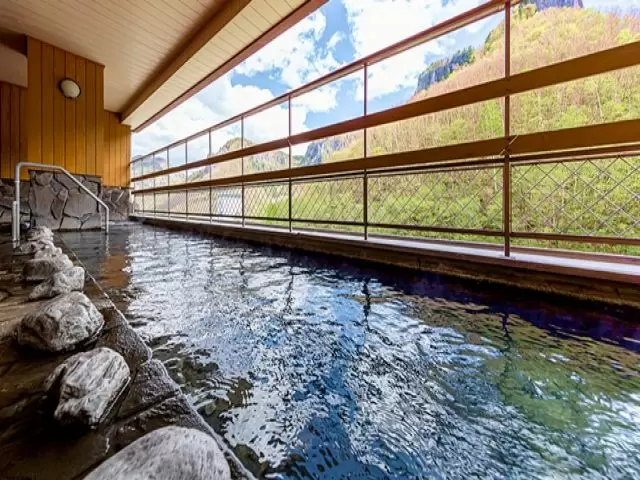 四季と絶景を感じる大浴場