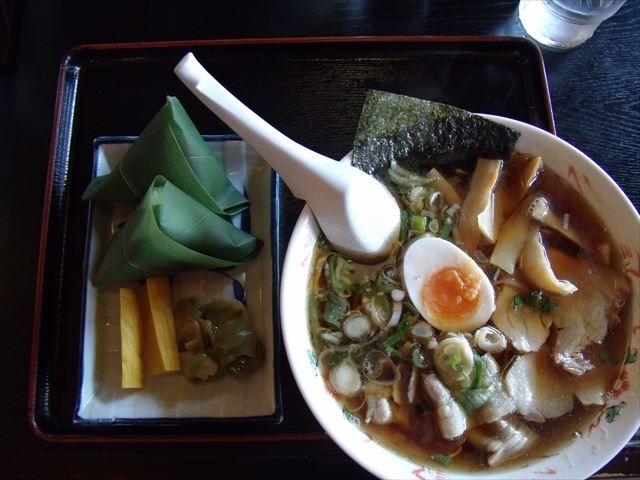 ご飯は手作りの自まかない♪従業員の方も優しく働きやすい職場環境ですよ。しっかり稼げますよ～