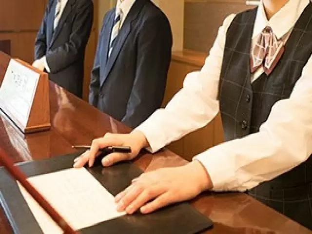 ＼フロント・ロビー周りのお仕事／
立山エリアの案内も含めて、立山のスペシャリストに…