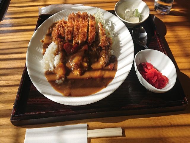 近くの定食屋です！ボリュームが凄いです笑